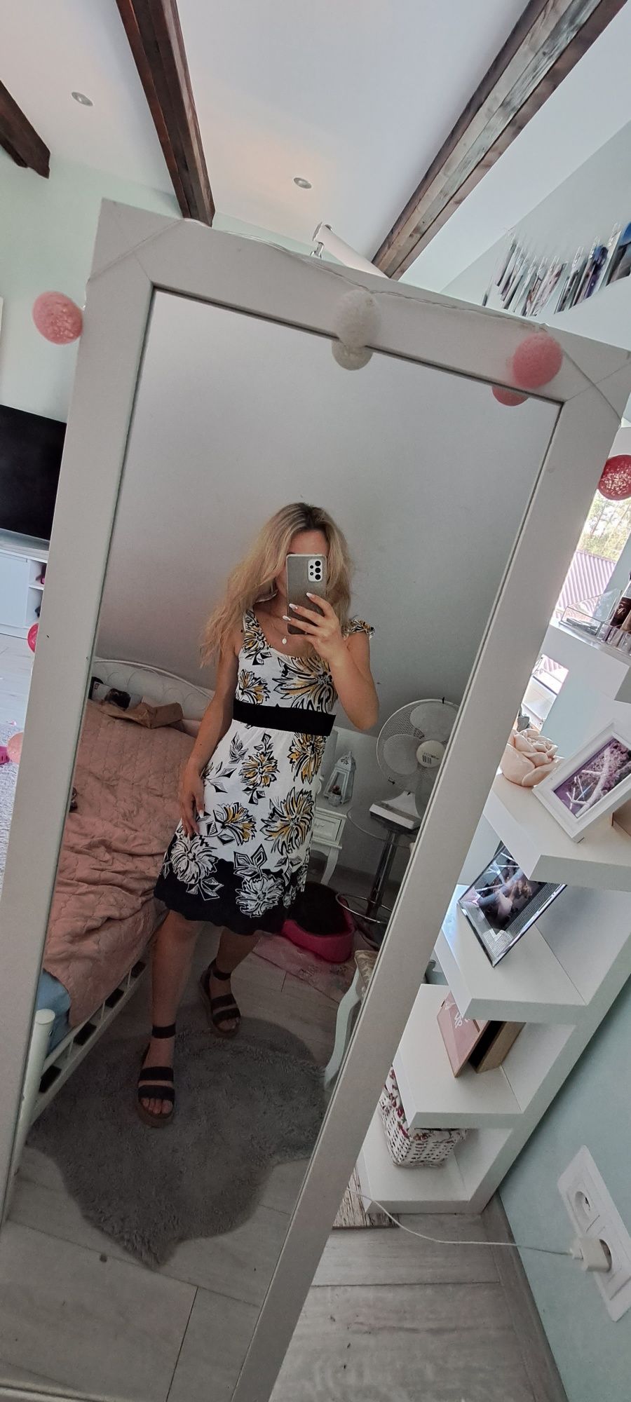 Letnia sukienka w kwiaty