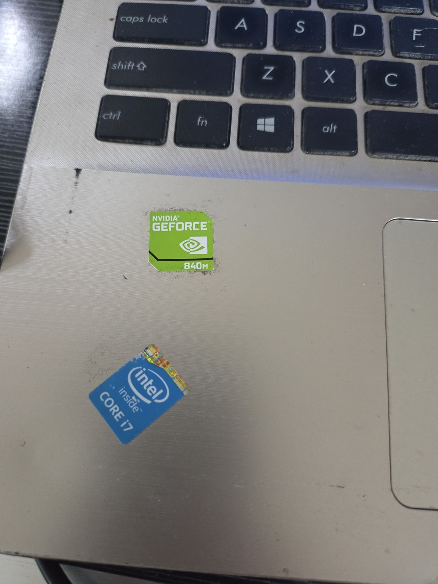 Sprzedam do GIER Asusa F555L i7 gen 4 / 8GB / 120GB / Geforce 840M  /