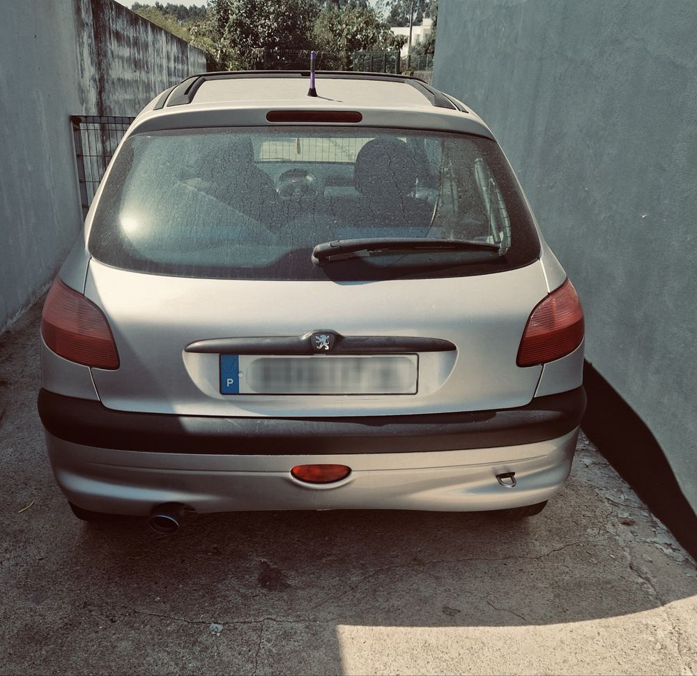 Peugeout 206 1.1cc