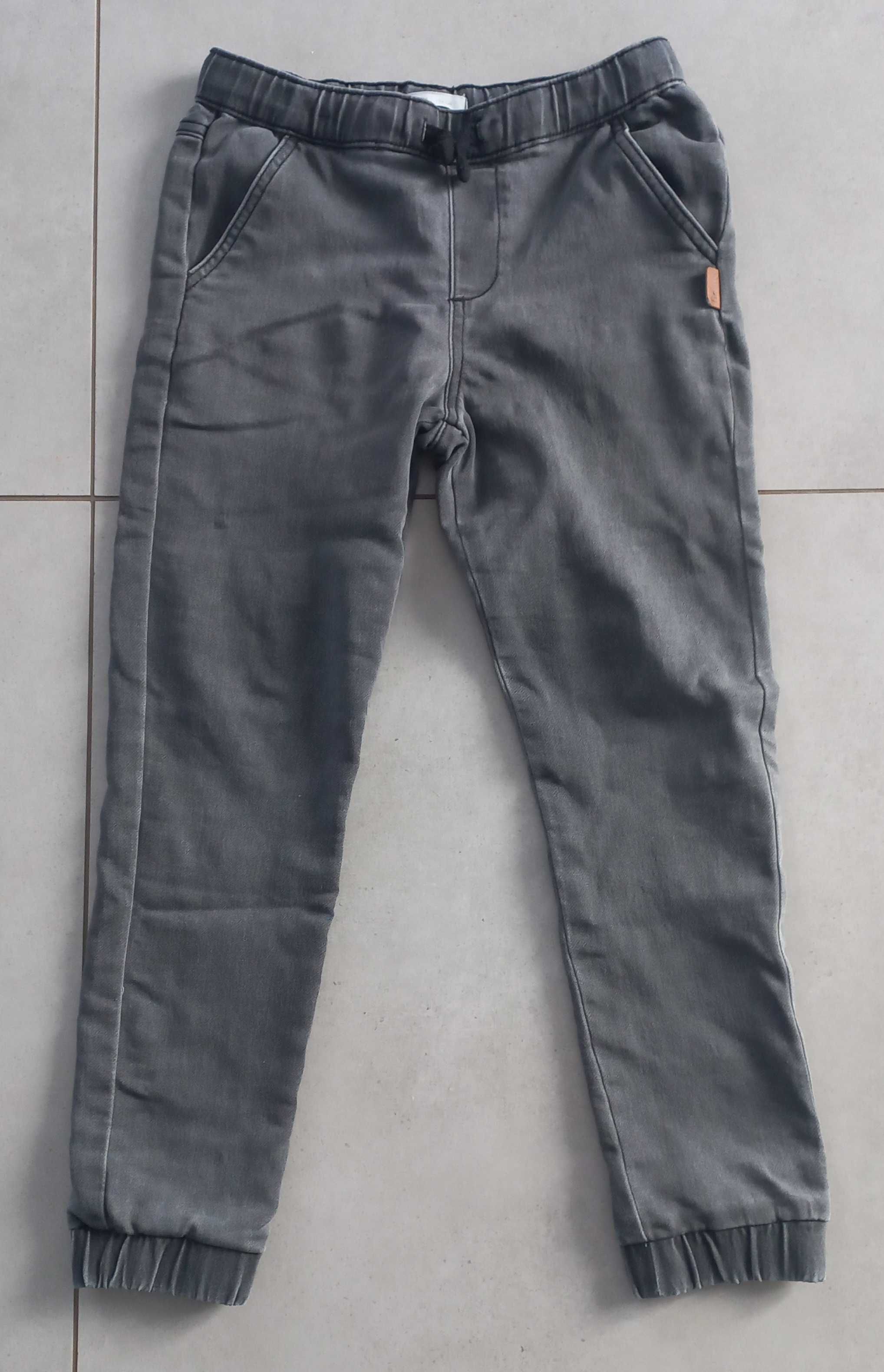 Spodnie jeansy jogger sinsay 134 zestaw szare niebieskie