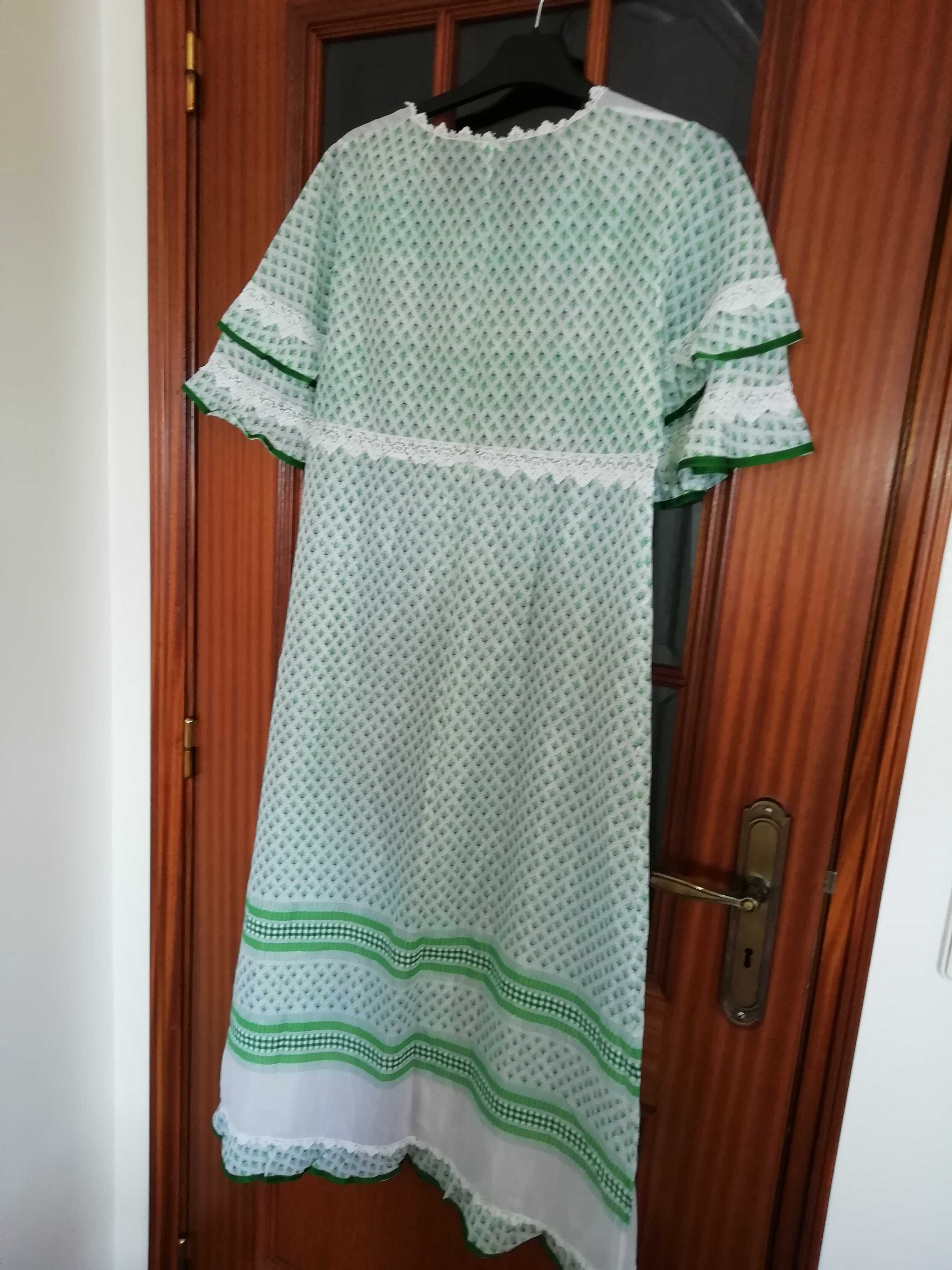 Lindíssimo robe com rendas