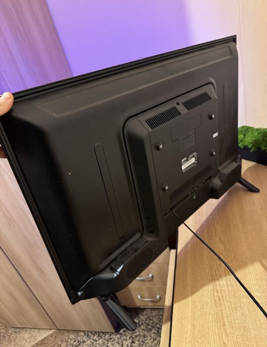 Телевизор смарт тв Akai 32 дюйма