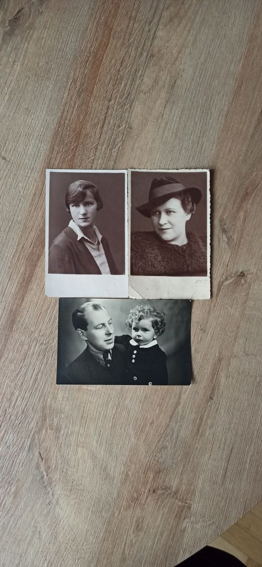 Fotografie z krakowskich atelier - 3 sztuki.