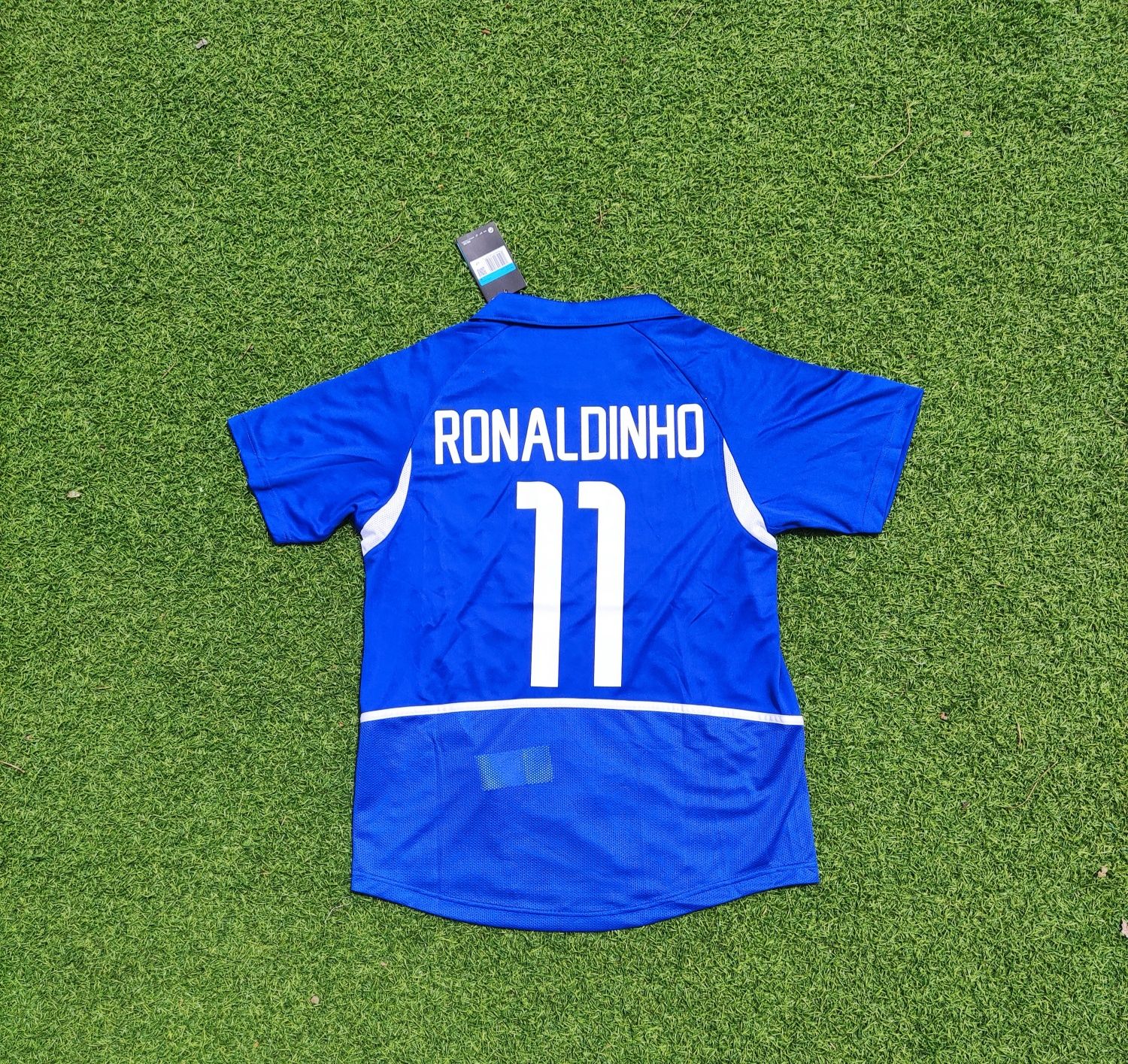 Brazil 2002 Ronaldinho 11 Away