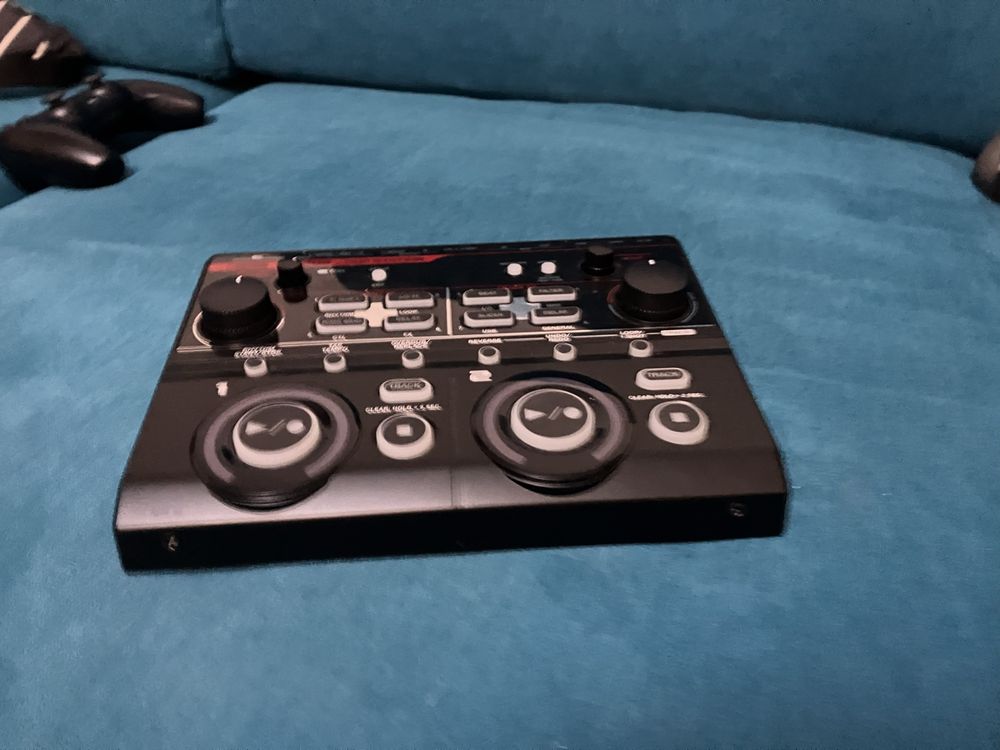 Boss RC-202 looper loop station