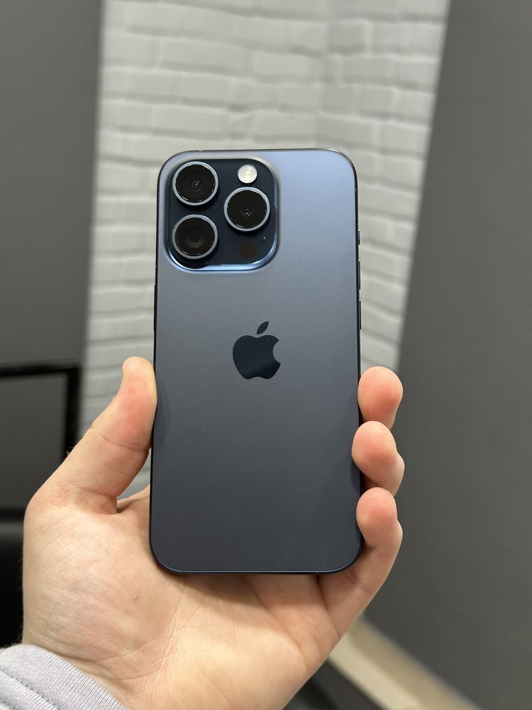 iPhone 15 pro 256gb синій/blue