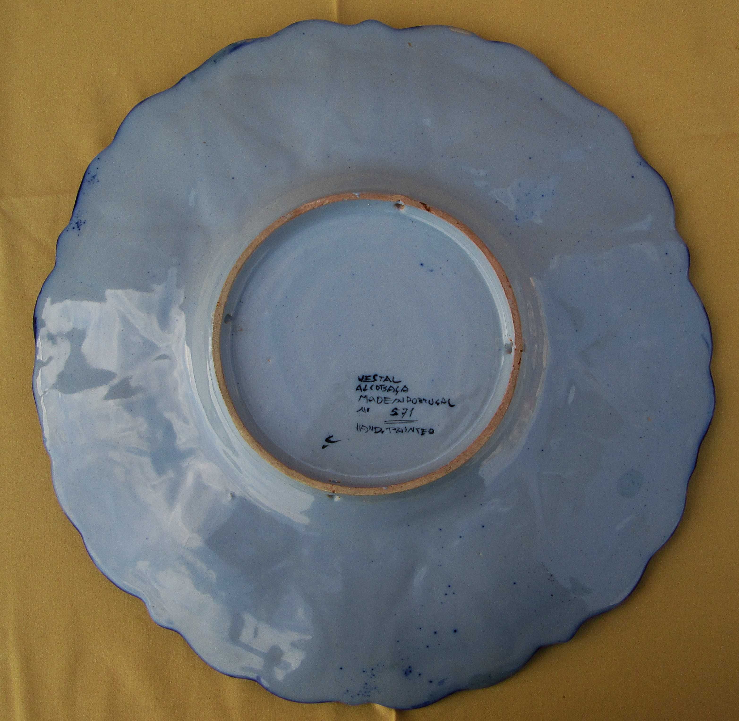 Antigo Grande Prato em Faiança de ALCOBAÇA Diam. 41cm, VESTAL anos 50