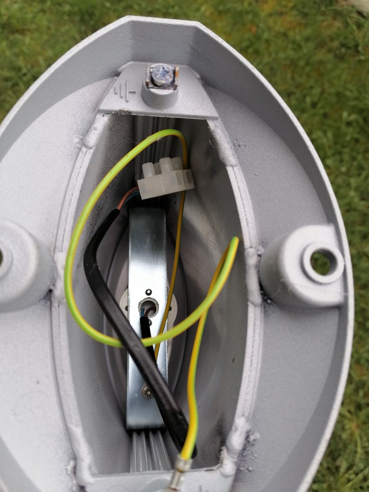 Lampa zewnętrzna srebro Ip44