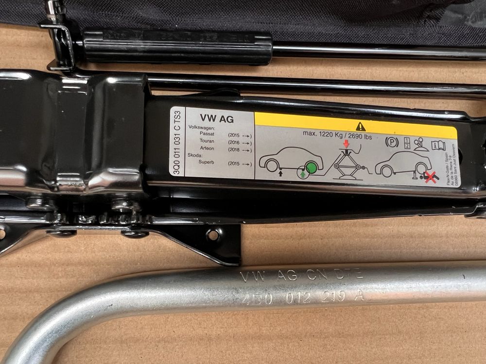Домкрат VW Passat Tiguan Golf Skoda Octavia superd kodiaq