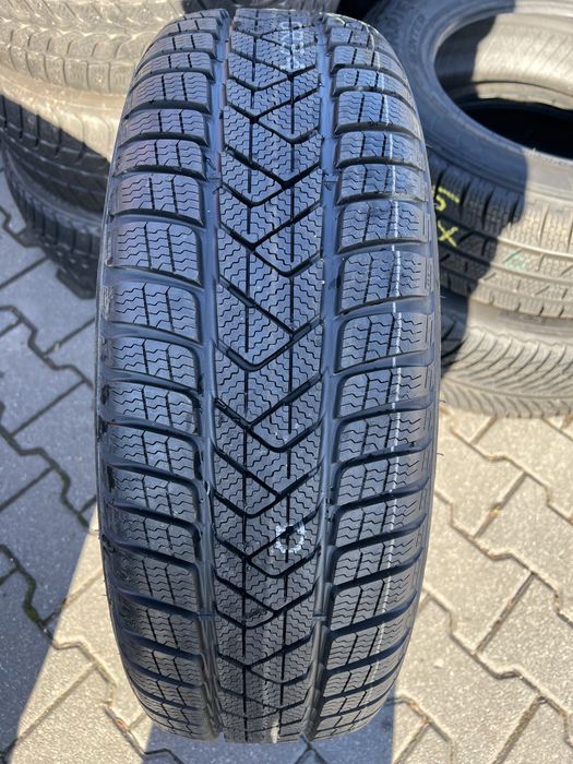 #Opona Pirelli 225/60/18 pojedynka