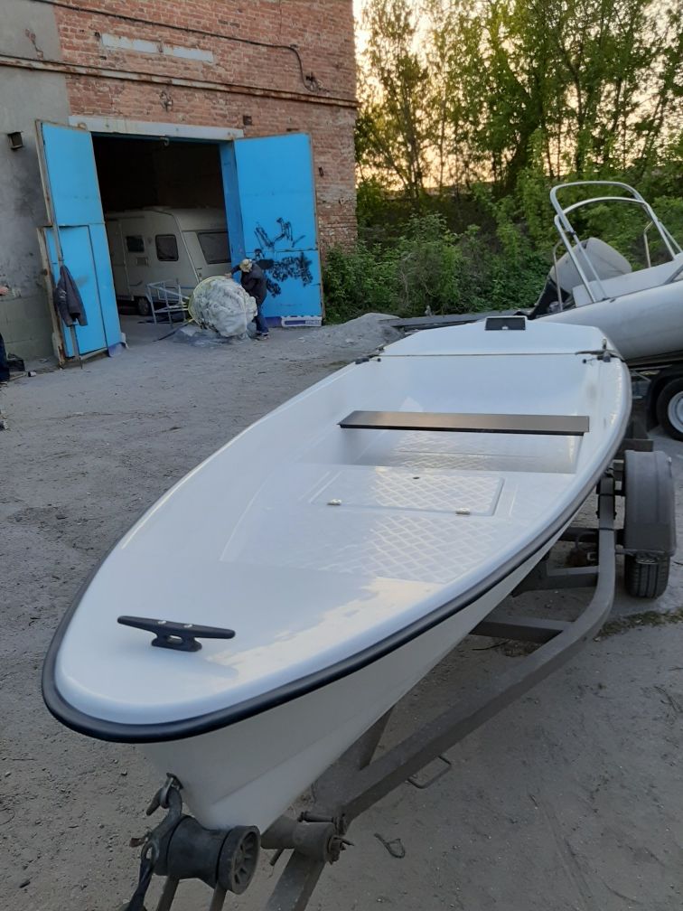 Лодка пластиковая AXON 430 2к