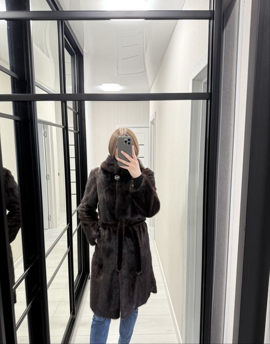 Норкова шуба коричнева
