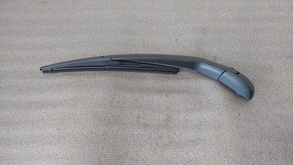 Haste / braço de escova limpa vidros trás TOYOTA Yaris (_P13_)