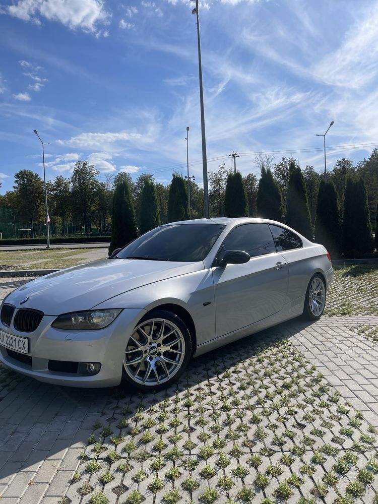 Продам БМВ е92 335і