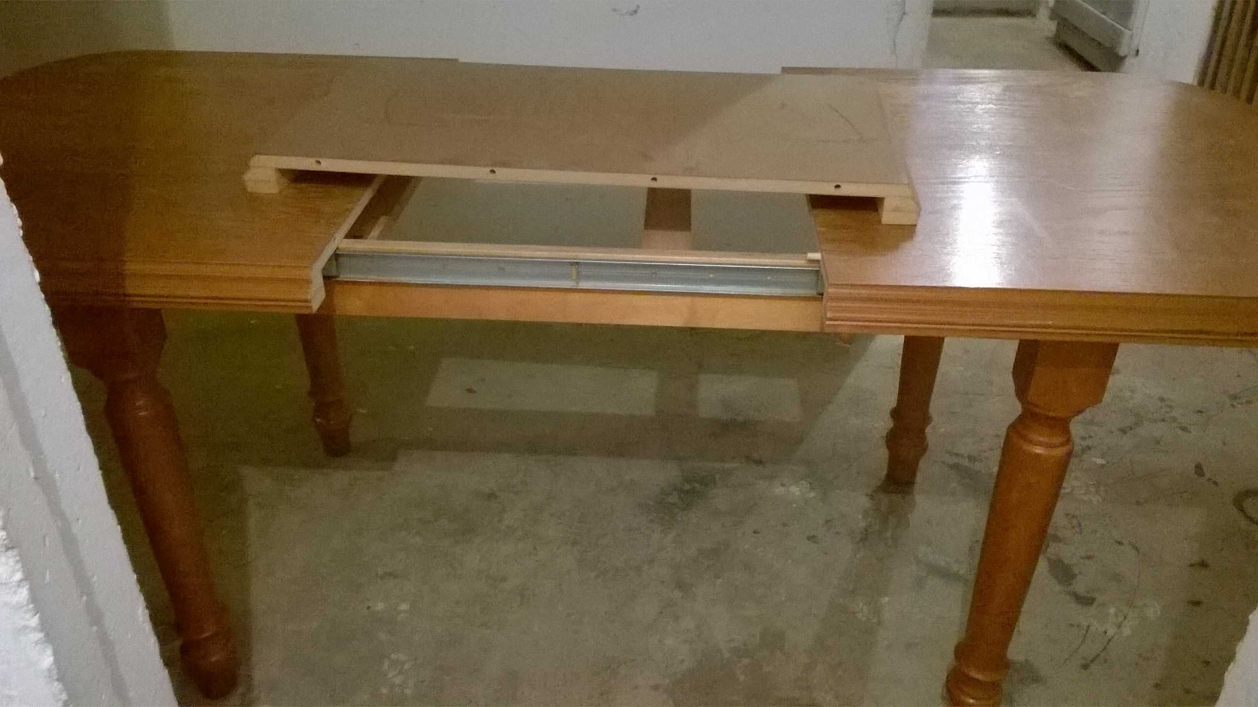 Duży stół do salonu