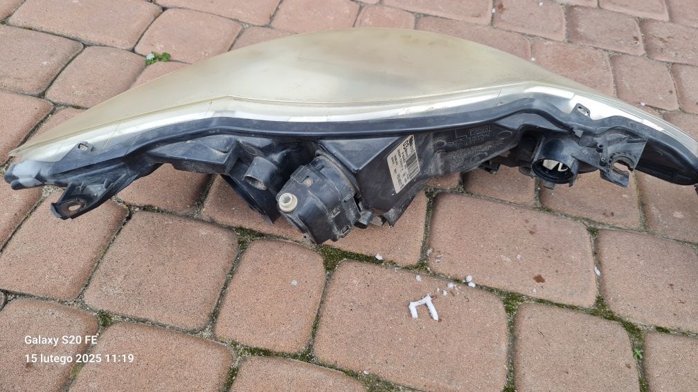Lampy prawa lewa peugeot  107  uszkodzone
