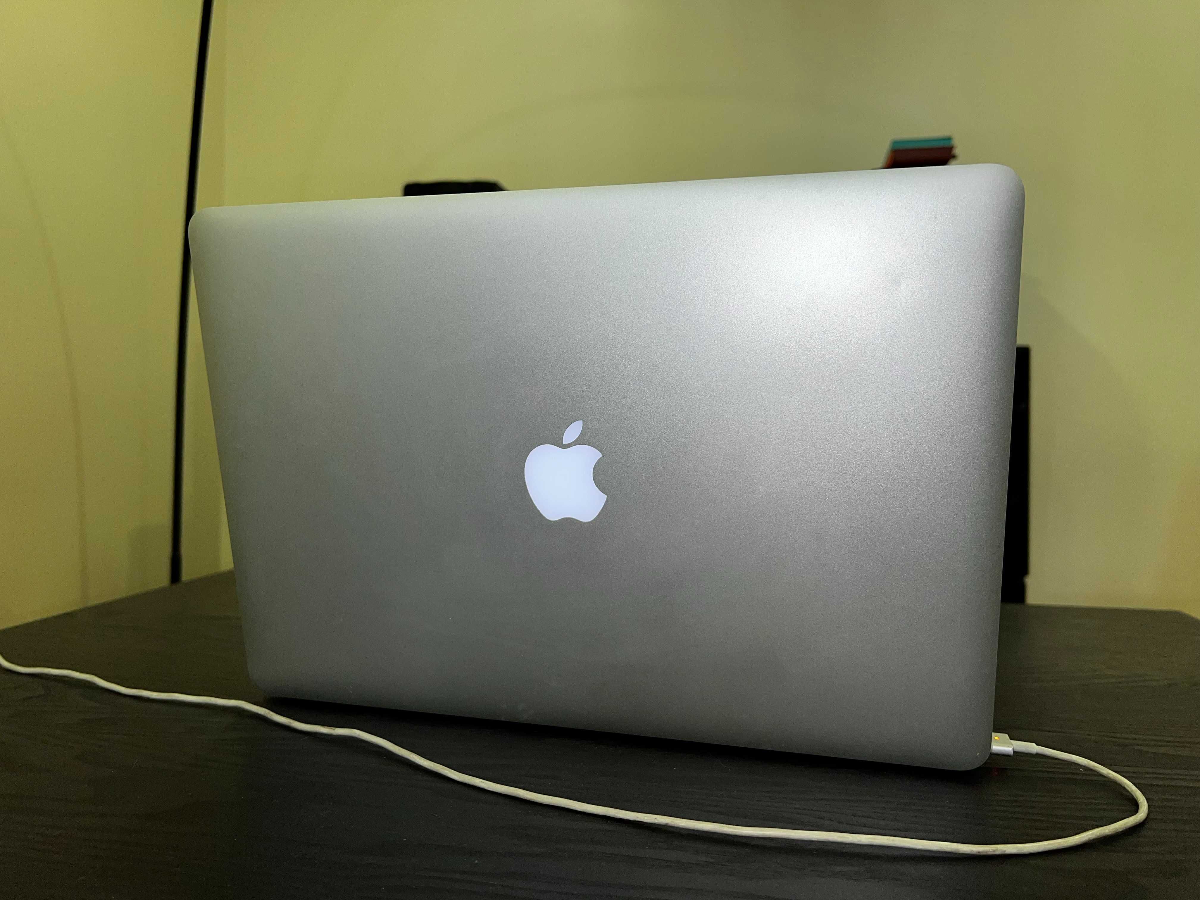 MacBook Pro (Retina, 15 polegadas, meados de 2015)