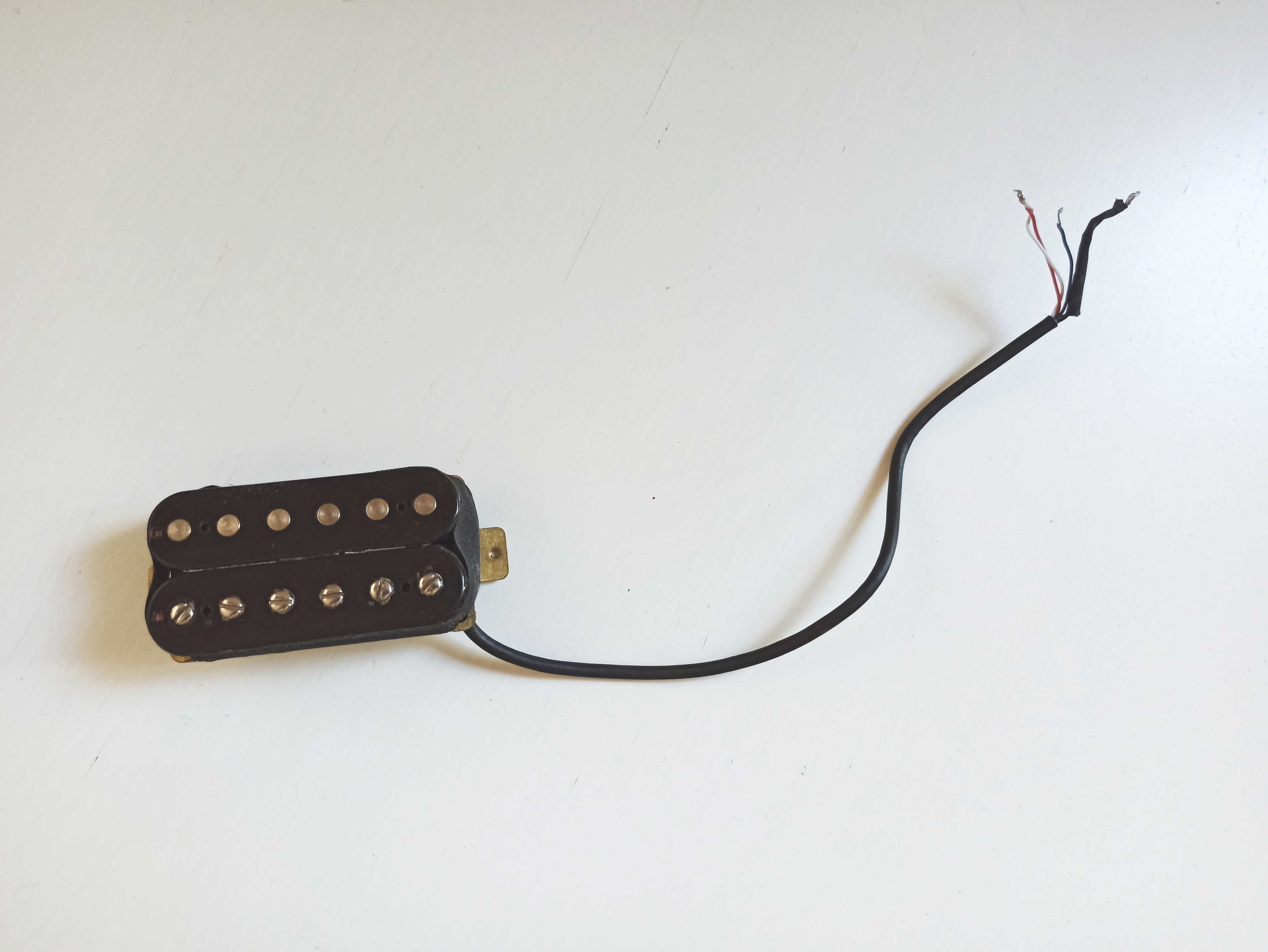 Przystawka pickup AW4470B z G&L Fallout