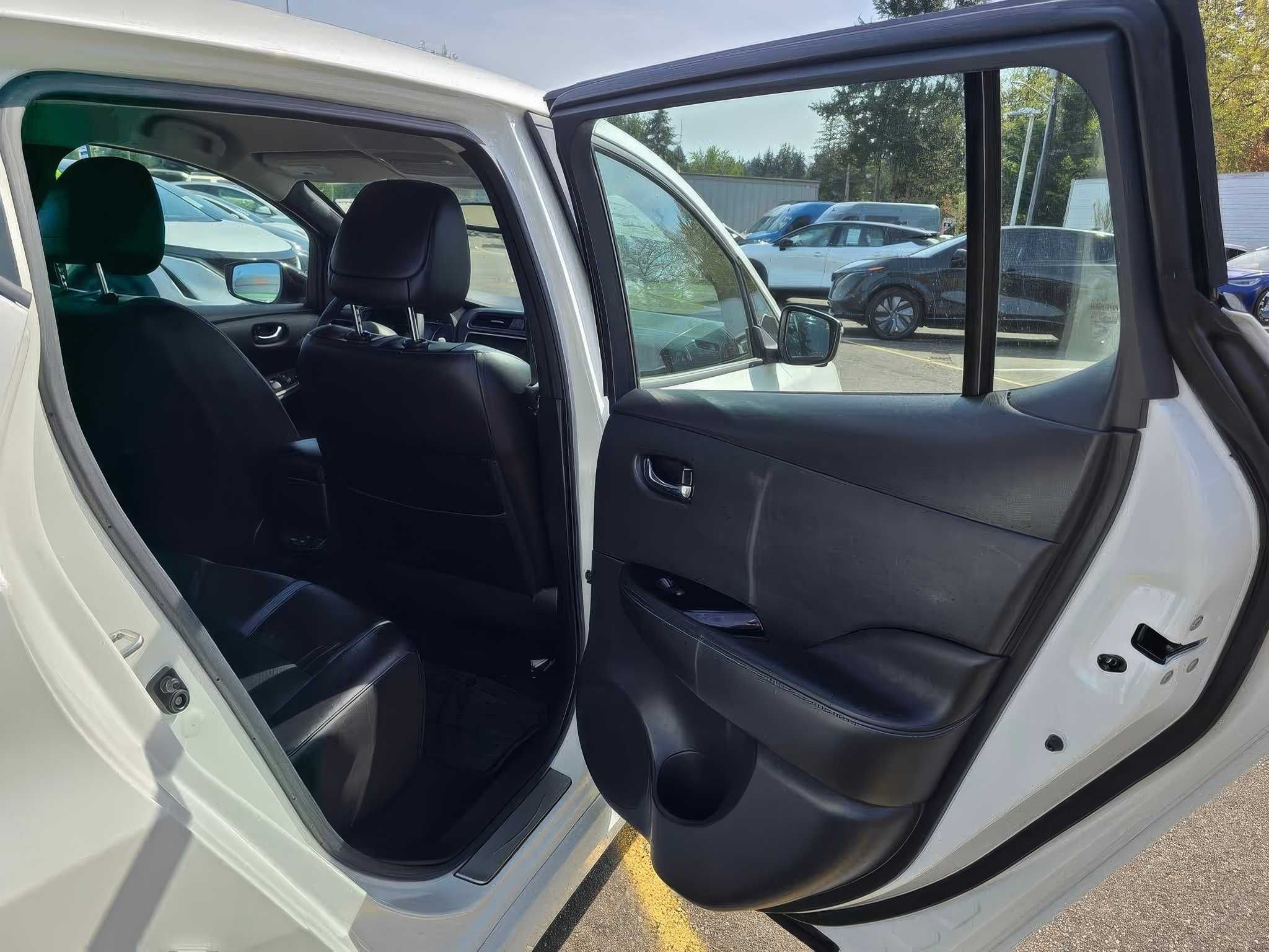 2022 Nissan LEAF SL Plus