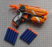 Pistolet Nerf N-Strike Elite Firestrike + baterie + gratis