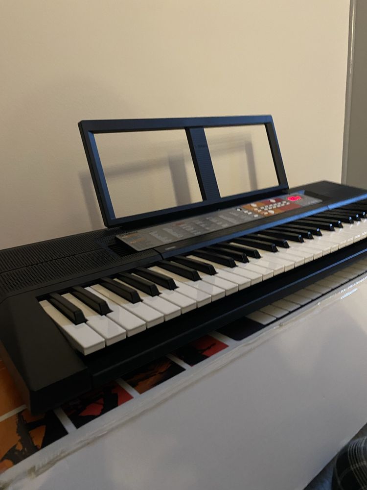 Yamaha keyboard PSR-F50