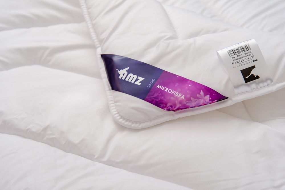 Kołdra AMZ MIKROFIBRA 4 PORY ROKU antyalergiczna 180x200cm Kremowy