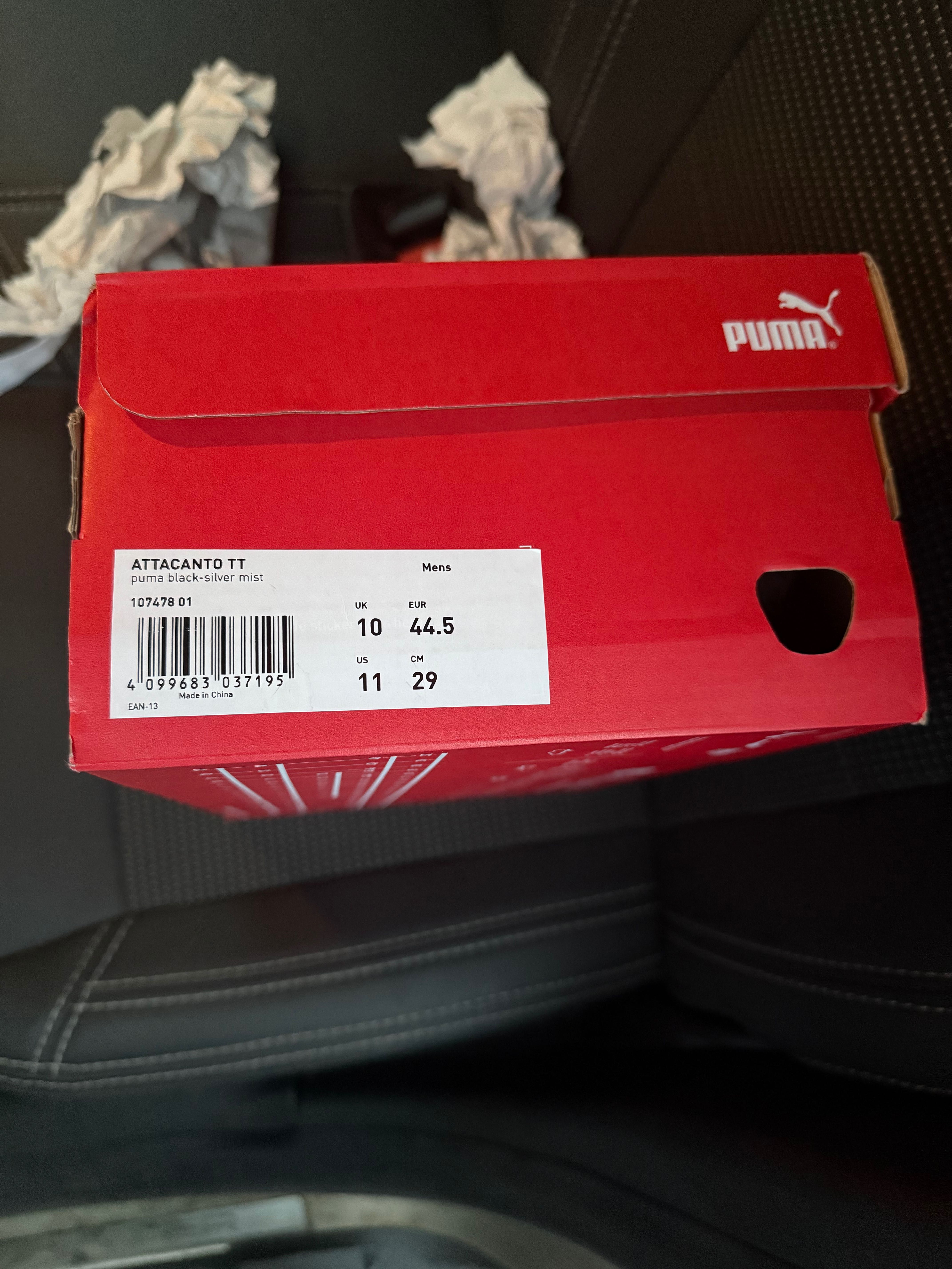 Бутси сороконожки Puma виявись замалі