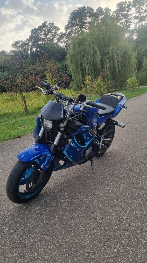 Honda cbr 600 f4is stunt