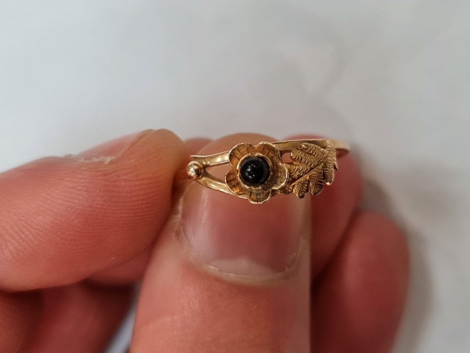 Wiekowy / Klasyczny złoty pierścionek damski/ 585/ 1.68 gram/ R16