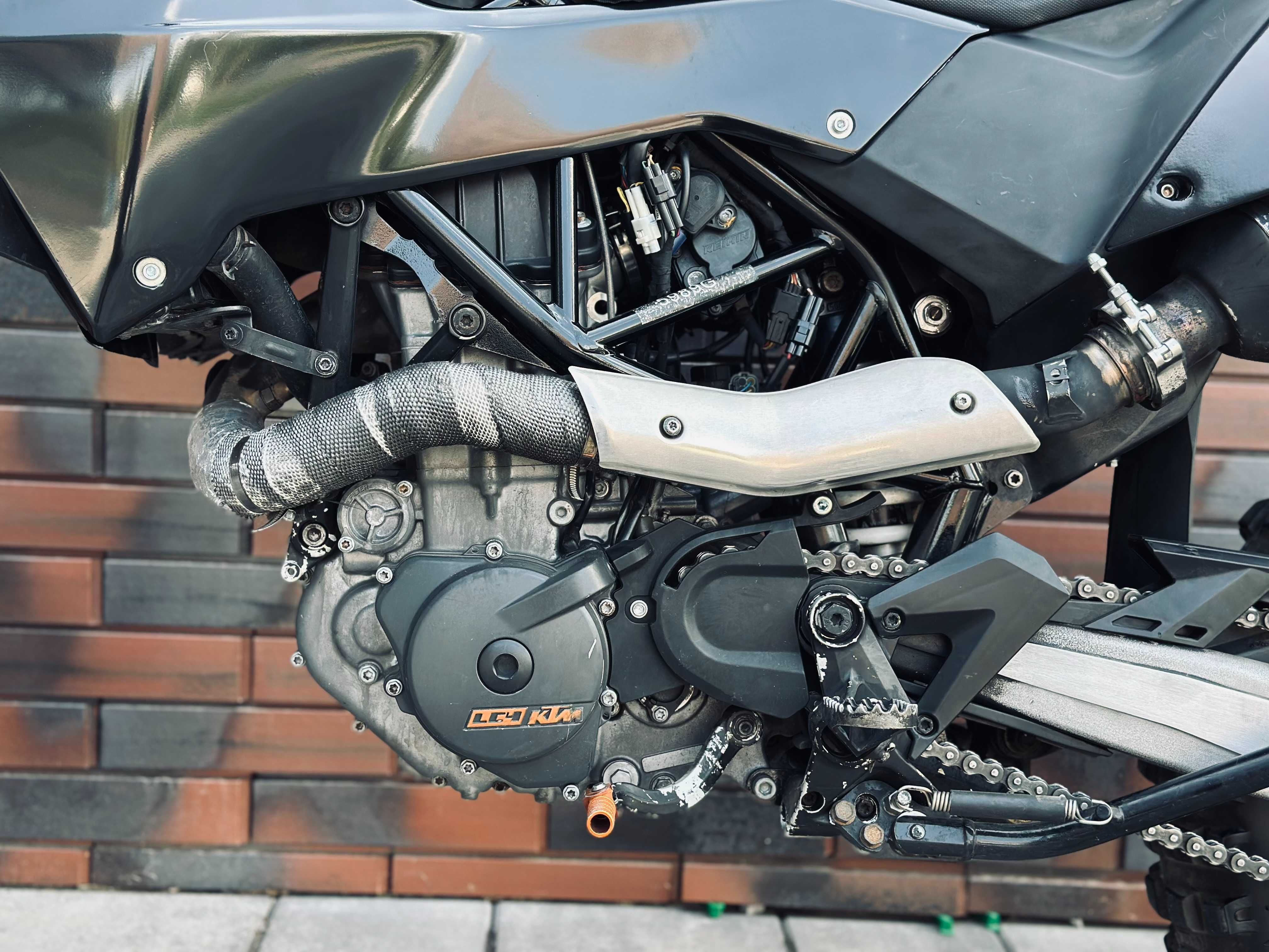 KTM SMC 690 R / Husqvarna 701 /