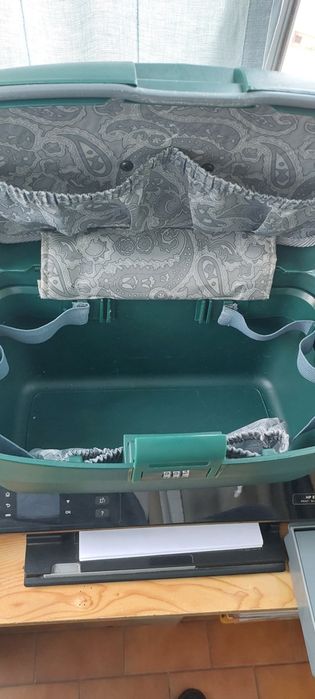 Vendo necessaire com pouco uso