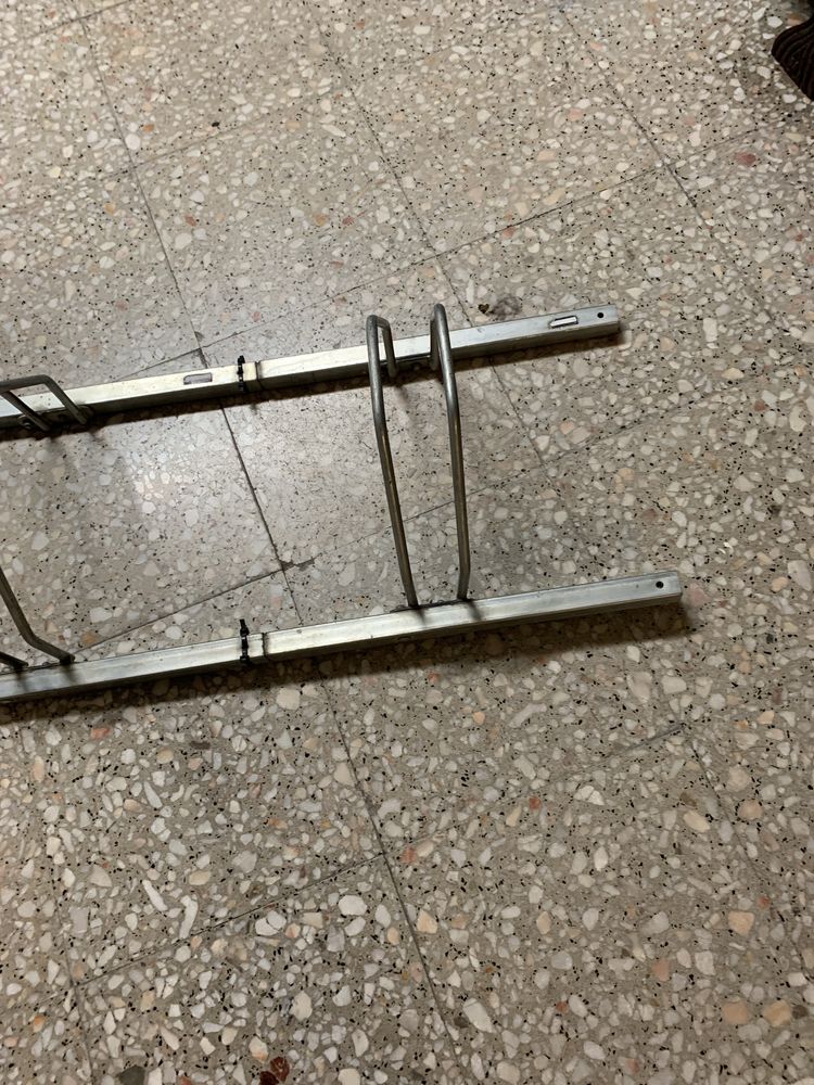 Suporte para tres bicicletas