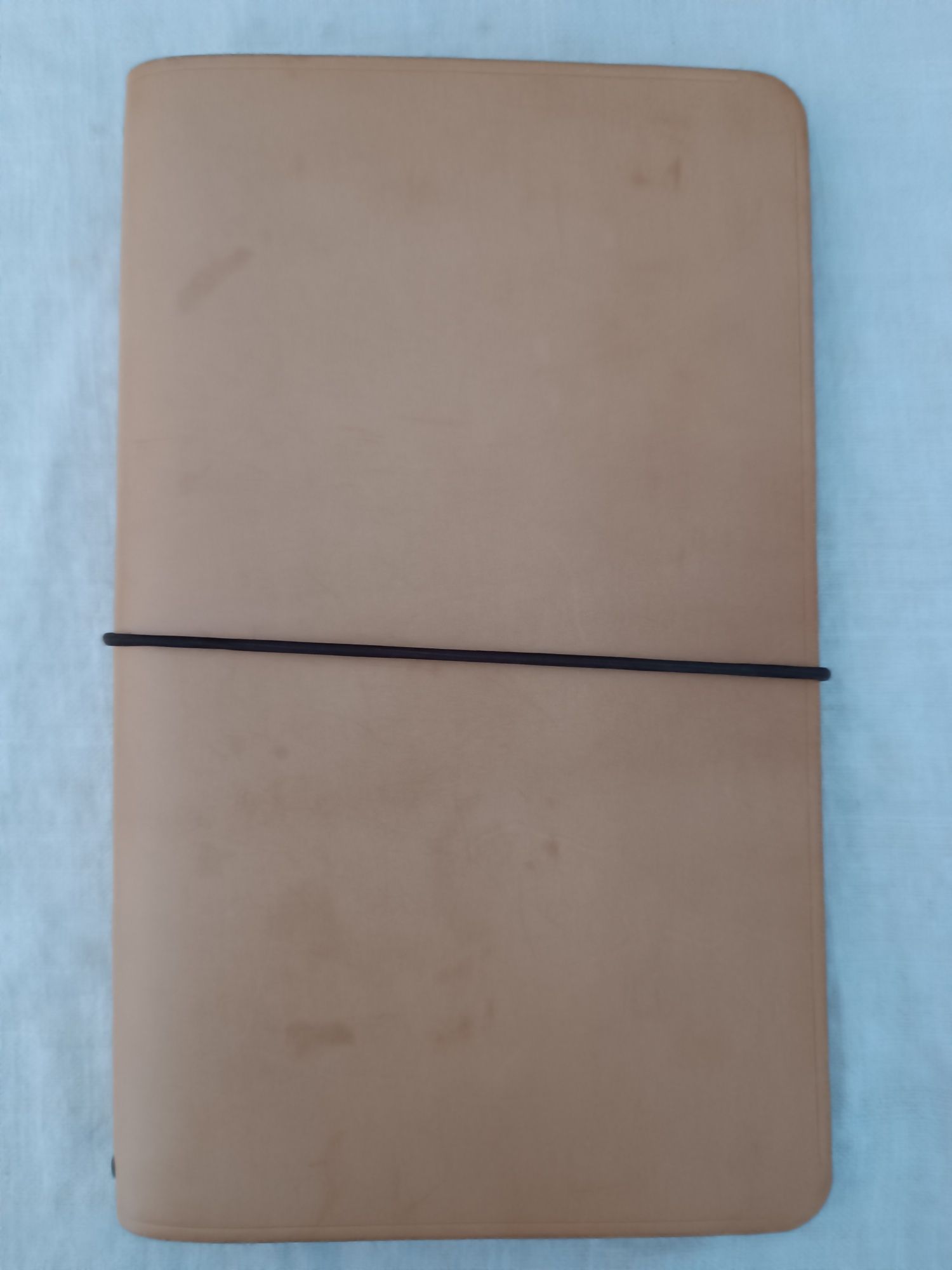 Capa de proteção em couro para caderno Moleskine, da Sango