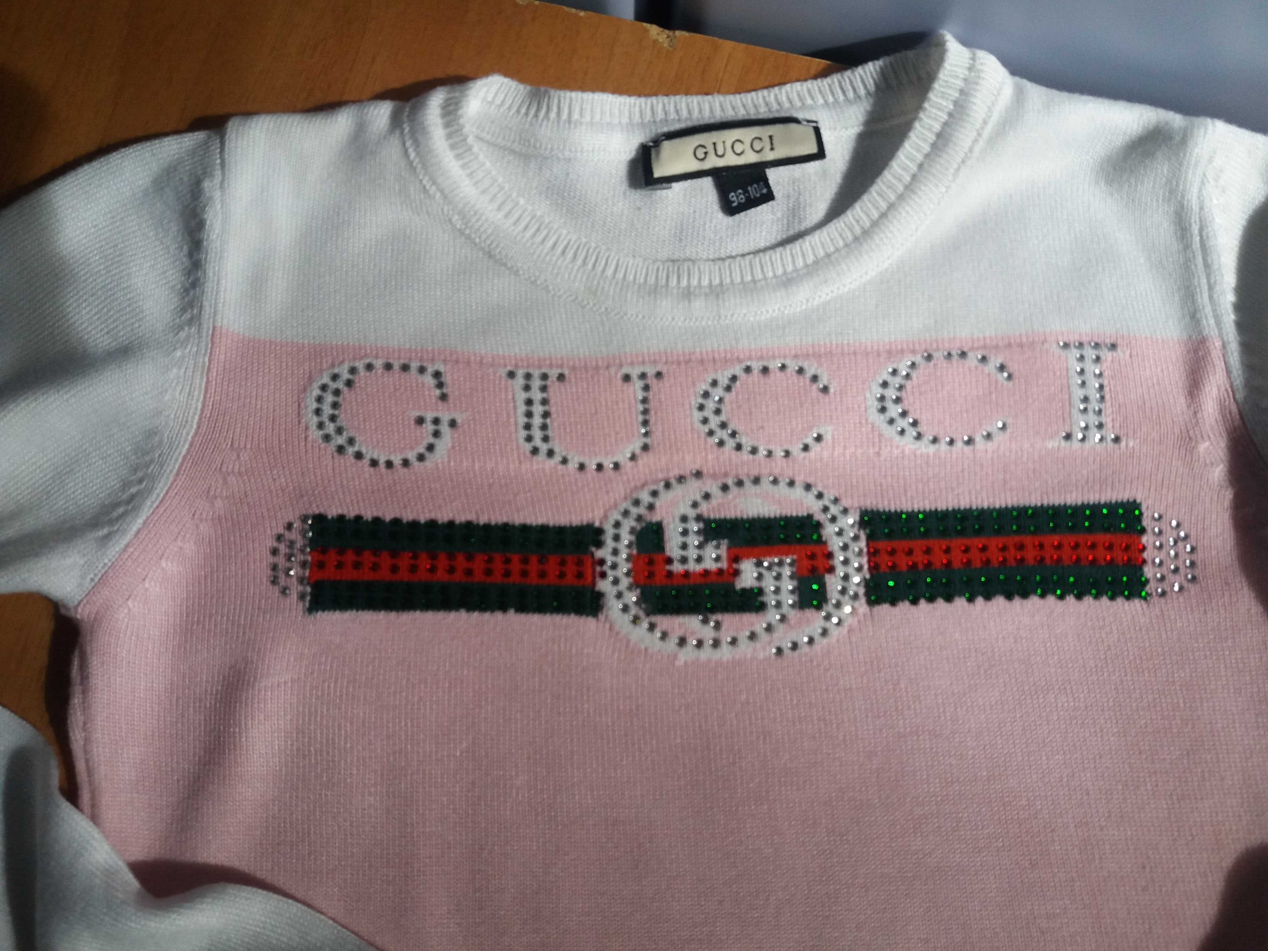 Gucci оригинал трикотажный джемпер, кофта размер 98-104 цвет зефира