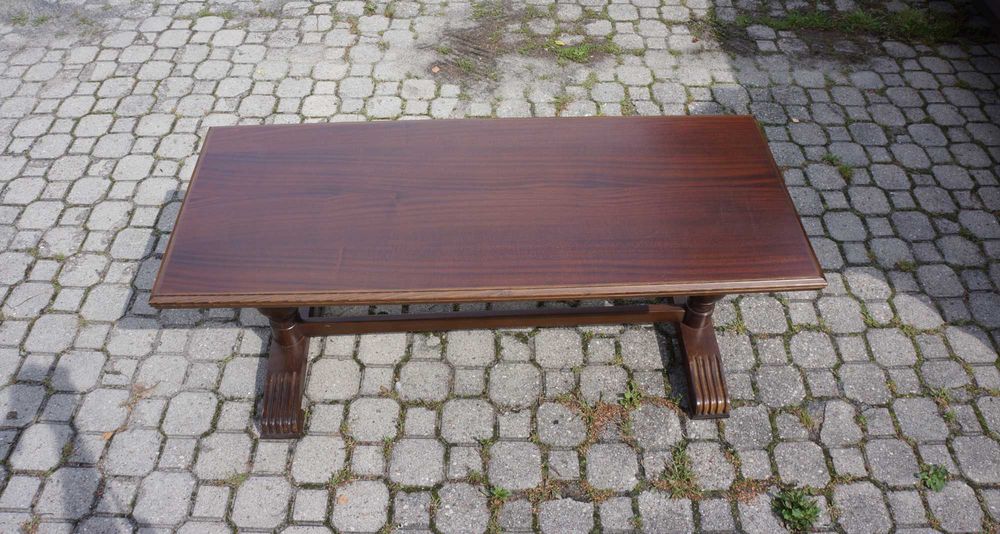 Stół - ława z lat 80 XX wieku.