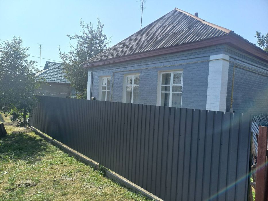 Здається будинок м.Яблунівка (біля Богдана)