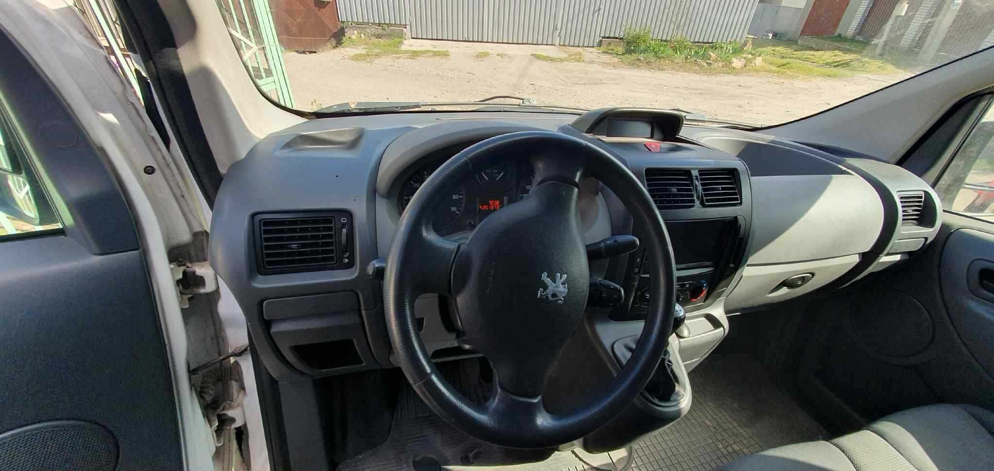 Peugeot Expert 2008