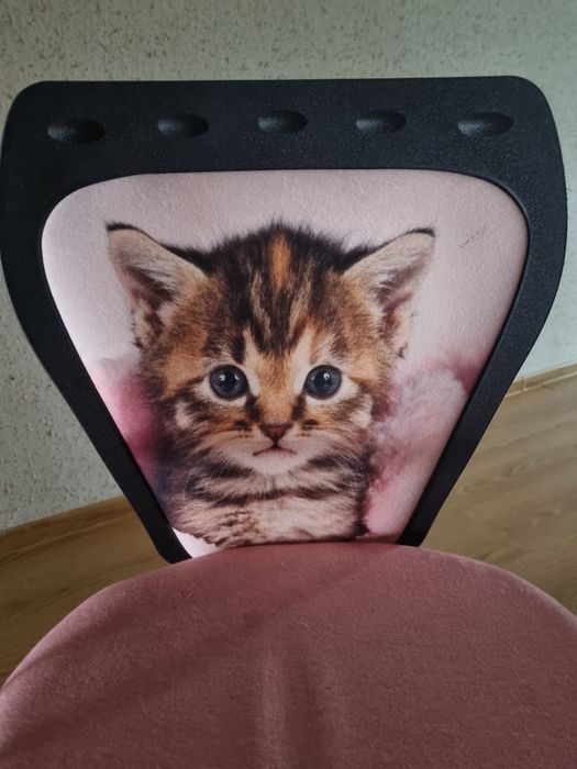 Fotel obrotowy dla dziewczynki