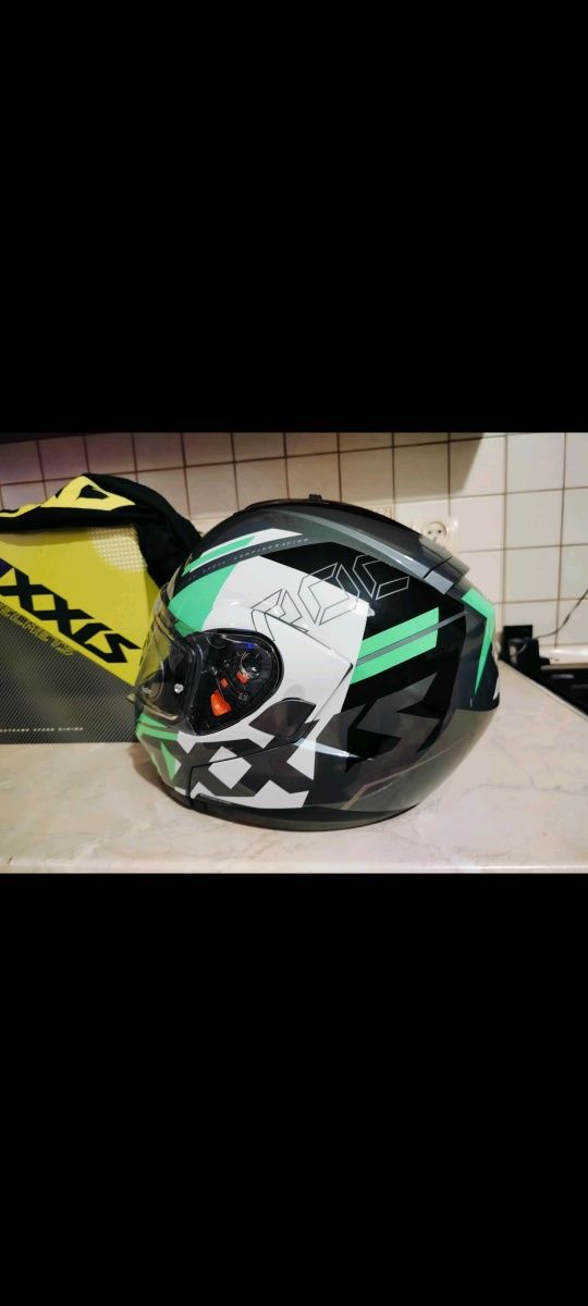 Kask motocyklowy nowy M