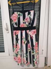 Vestido com riscas e flores