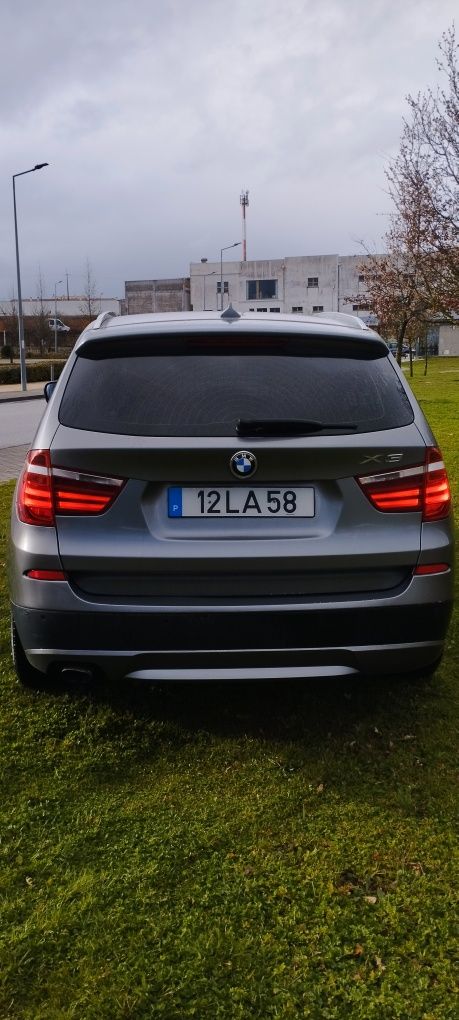 BMW xdrive 2.0 cinza escuro