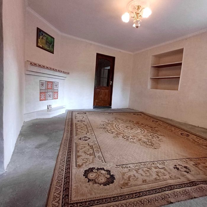 Продаж півбудинку,район центральних мостів,лодочної станції.