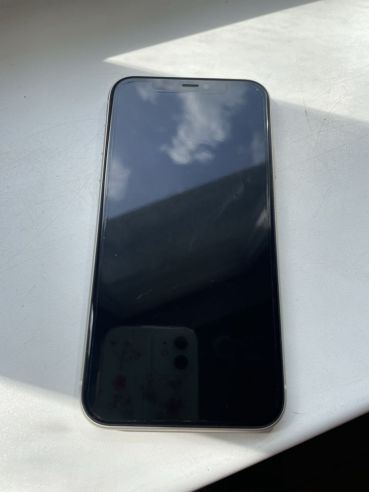 Iphone 11 white, 64 GB, stan super, folia hydrożelowa