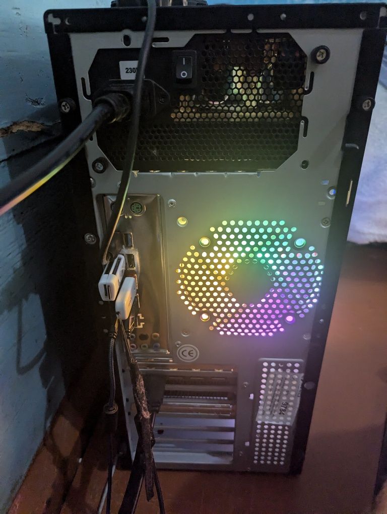 ПК 6 ядер 2.2GHz ОЗУ 8gb ddr3 1600MHz RX 470 8GB