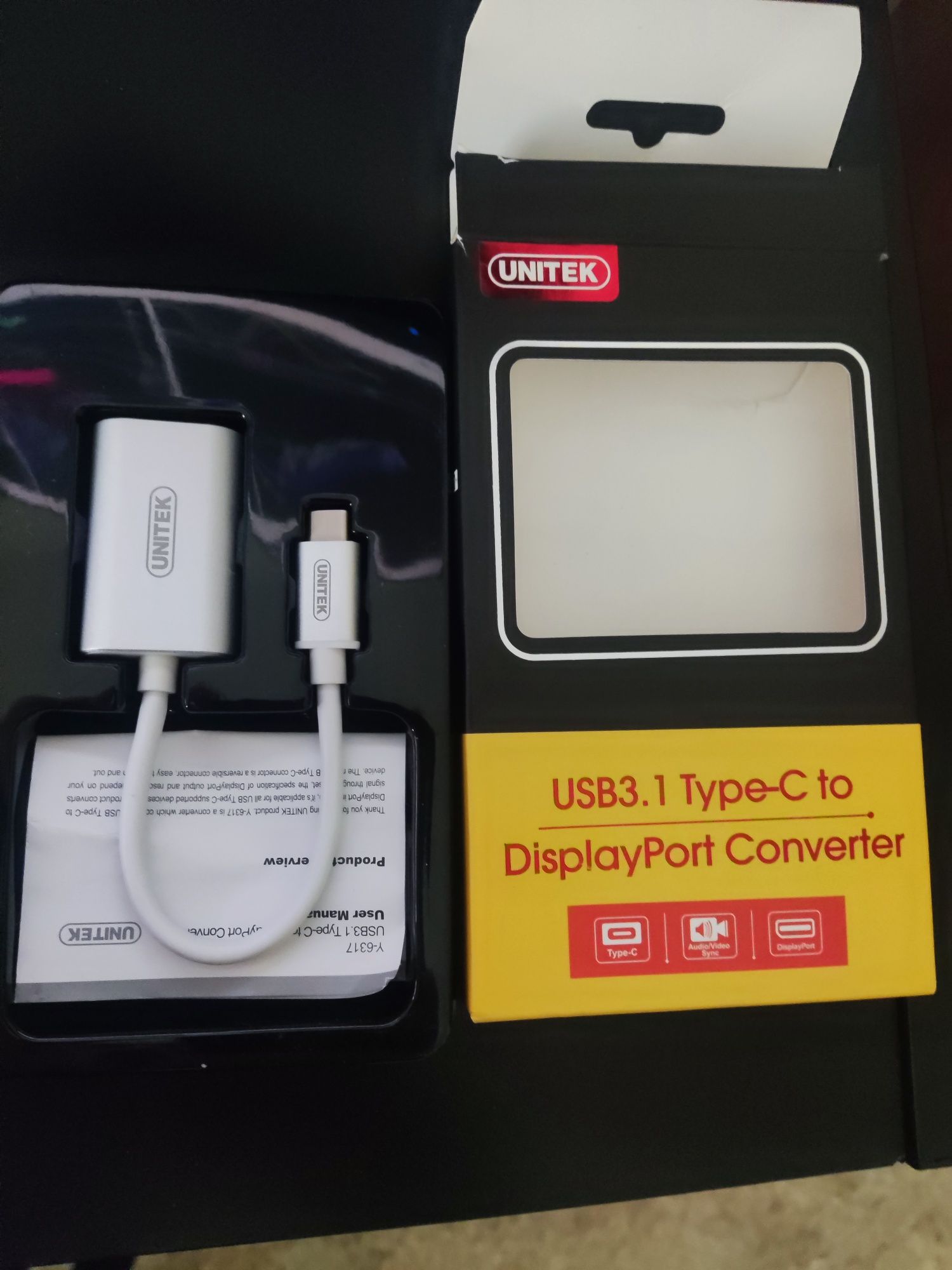 Unitek USB CAdapter USB Unitek USB-C - DisplayPort Srebrny (Y-6317)