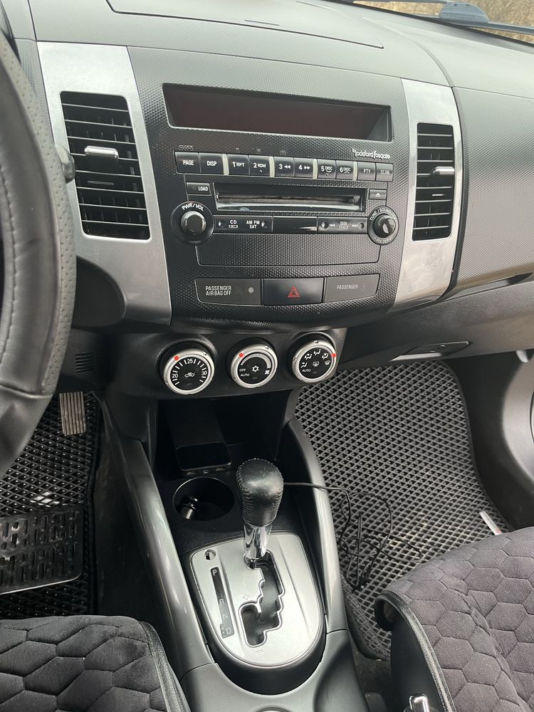Mitsubishi Outlander XL