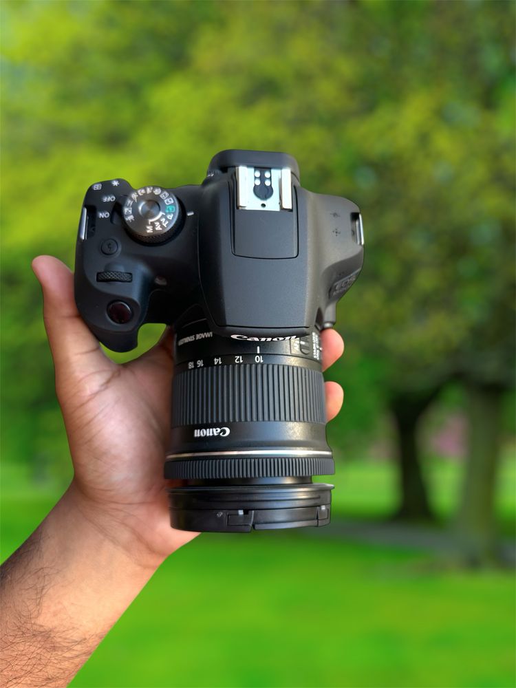 Canon Eos 1500D WiFi/24Mp com lente 10-18mm