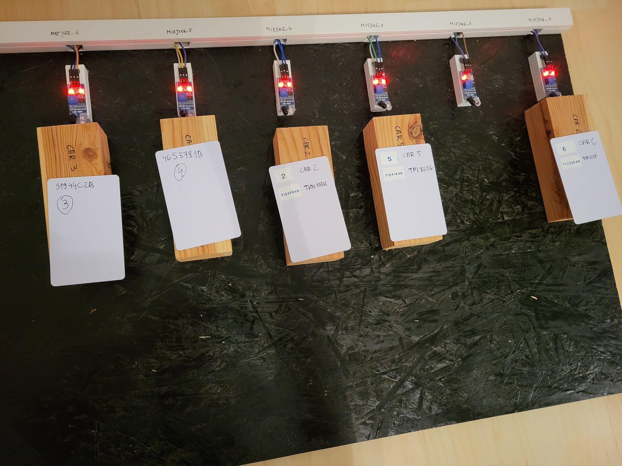 Makieta Arduino inteligentny parking samochodowy aplikacja android