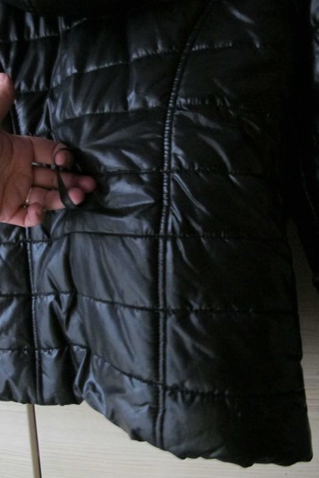 czarna kurtka 140 dziewczynka taliowana kaptur ciepła zimowa zapinana