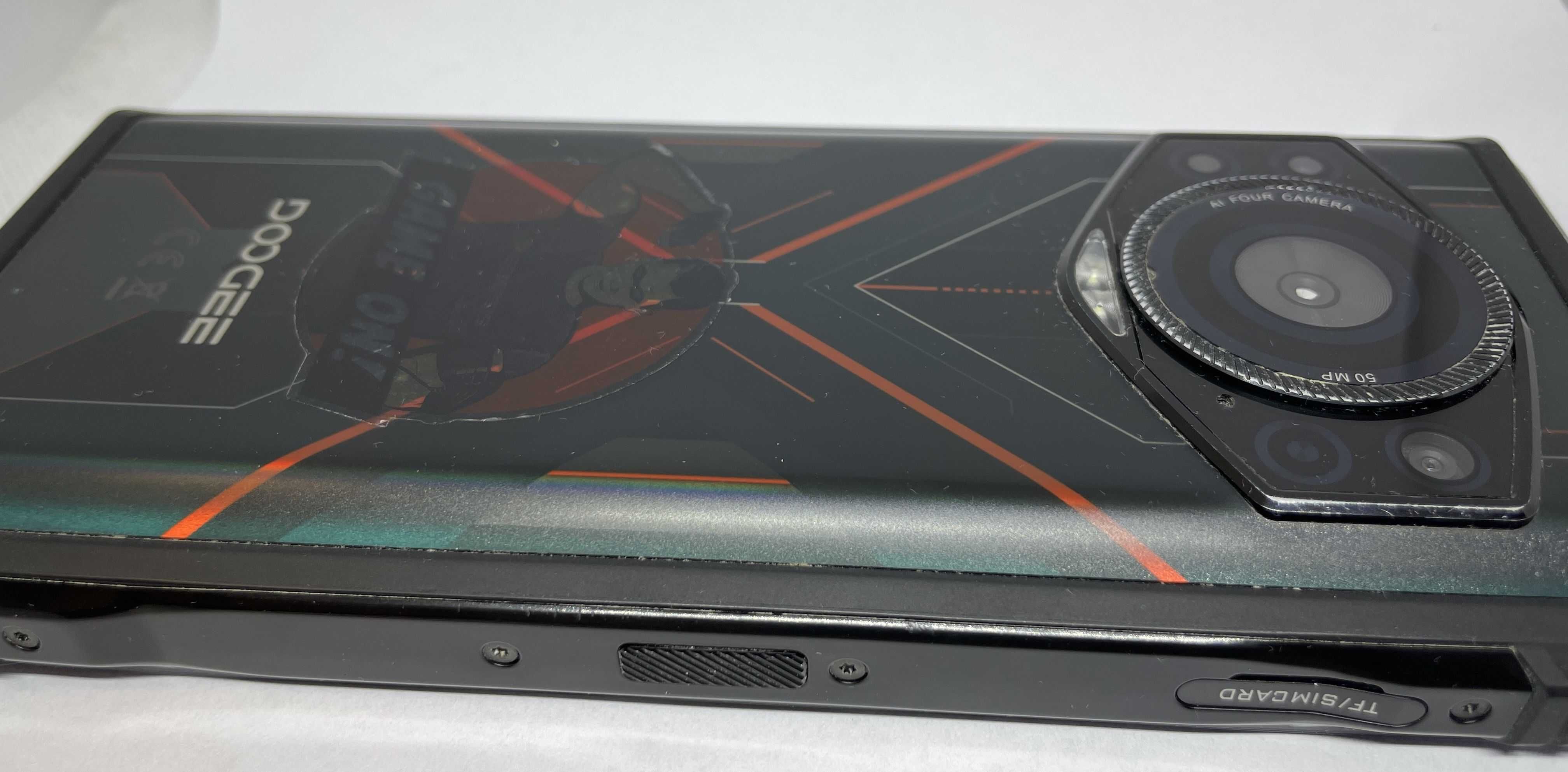 Pancerny telefon Doogee S cyber z baterią 10800mAh 8/256GB